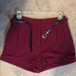 BURGUNDY SHORTS WITH BLACK BELT